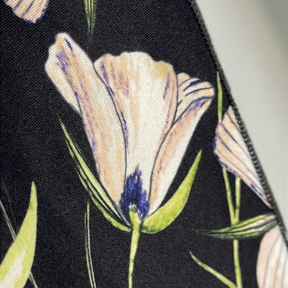 Fabletics Women’s Define PowerHold® High-Waisted Legging Sz XS Cascading Flowers - Picture 6 of 10